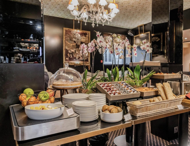 Food & Drinks 5, Hotiday Room Collection - Paris Arc de Triomphe, Paris
