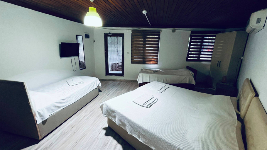Bedroom 5, Oktem Motel, Ayvacık