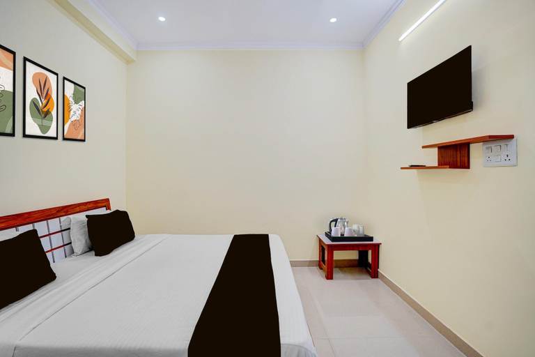 Room 4, Classic Swarn Jayanti Vihar, Lucknow