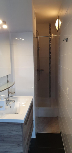 Bathroom 4, Residence Marie Tha Rese, Bruxelles