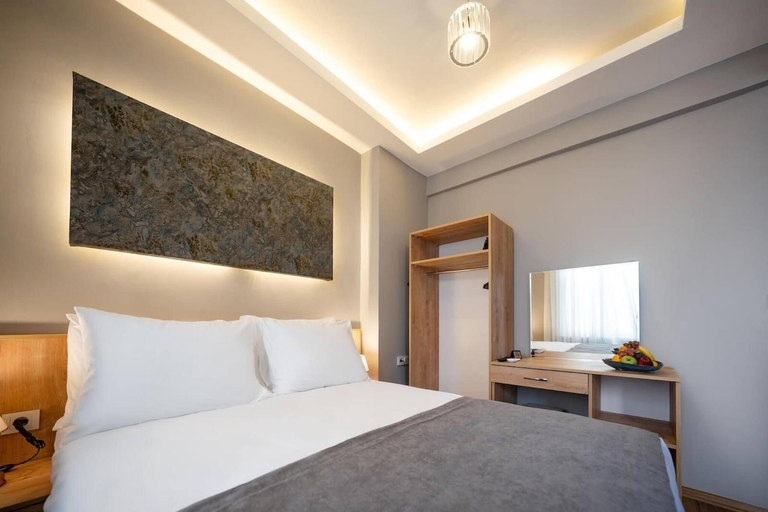 Bedroom 4, Apartment Close to Metro in Taksim, Beyoğlu