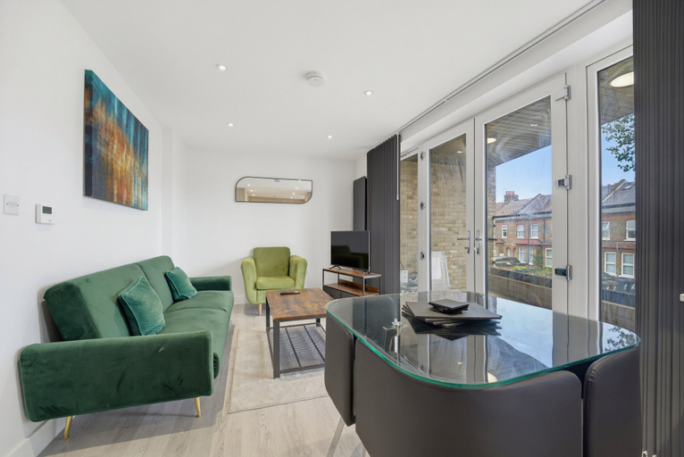 Living area 4, 2-Bed with Balcony in Northfields -Apt 2, London