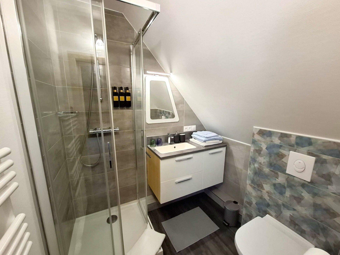 Bathroom 4, Le Jardin Des Roses, Bas-Rhin
