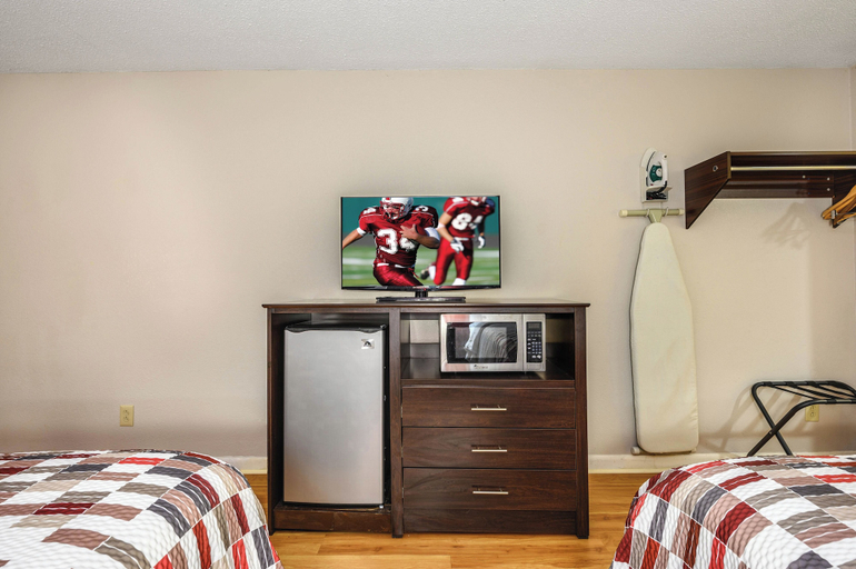 Bedroom 3, Red Roof Inn Sylacauga, Talladega