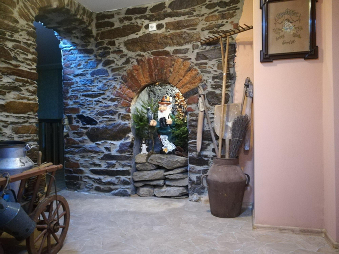 Public Area, Die Oberlochma Hle Pension, Erzgebirgskreis