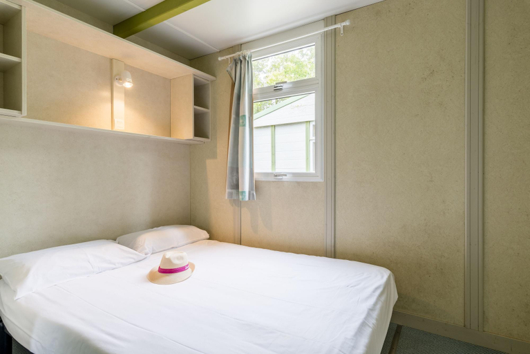 Bedroom 5, Village Vacances Azureva Sigean, Aude