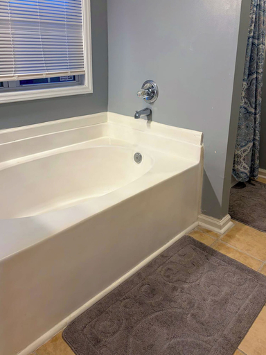 Bathroom 3, Amos Dr, Guilford