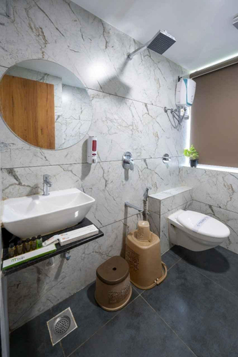 Bathroom, HOTEL MAPLE TREE, Ahmadabad