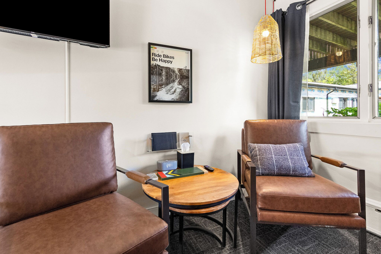 Living area 2, The Trailside Hotel, Saint Louis