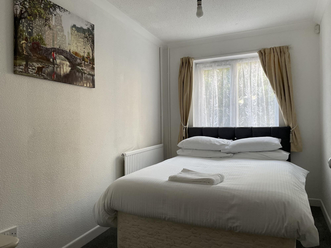 Bedroom 2, Tivoli Bungalow, North Somerset