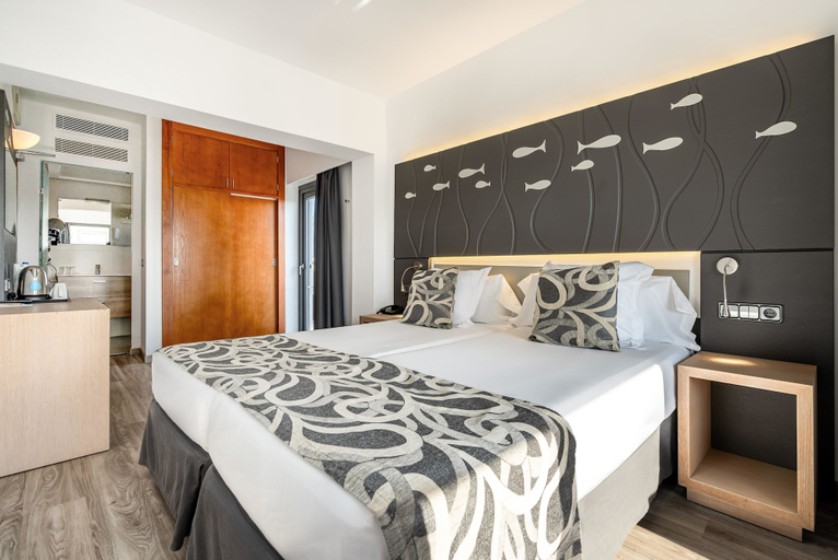 Bedroom 3, THB Gran Bahia Hotel and Apartments, Baleares