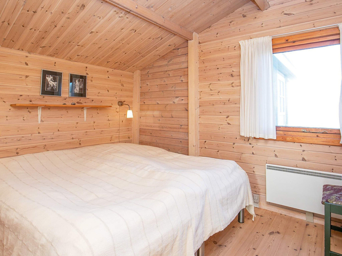 Bedroom 2, 8 Person Holiday Home in Harboore, Lemvig