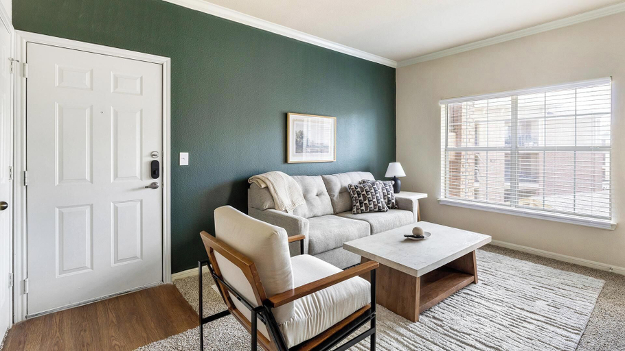 Living area 3, Landing Stunning 1bd, Gym, Collin