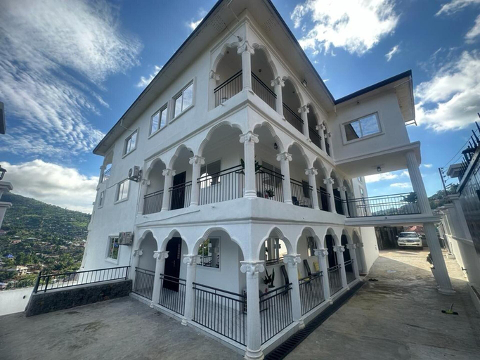 Exterior 2, 1 Bed Apartment Sleeps 2 - Parking, Balcony, Wifi, Western Urban