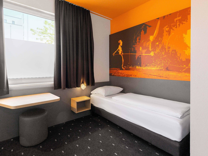 Bedroom 3, B&B HOTEL Essen-City, Essen