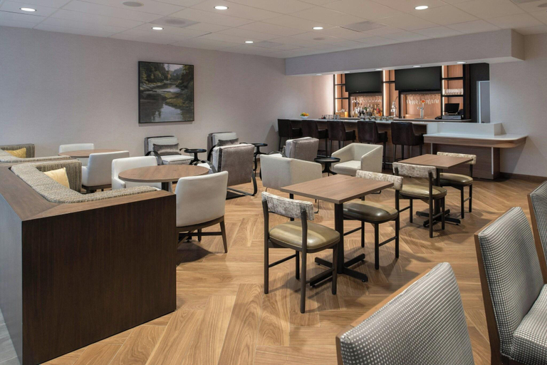 Food & Drinks 5, Fairfield Inn & Suites By Marriott Issaquah, King