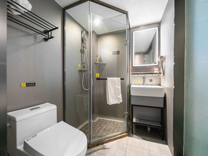 Bathroom 4, 7 Days Inn Shanghai Lujiazui Shimao Binjiang Garden, Shanghai