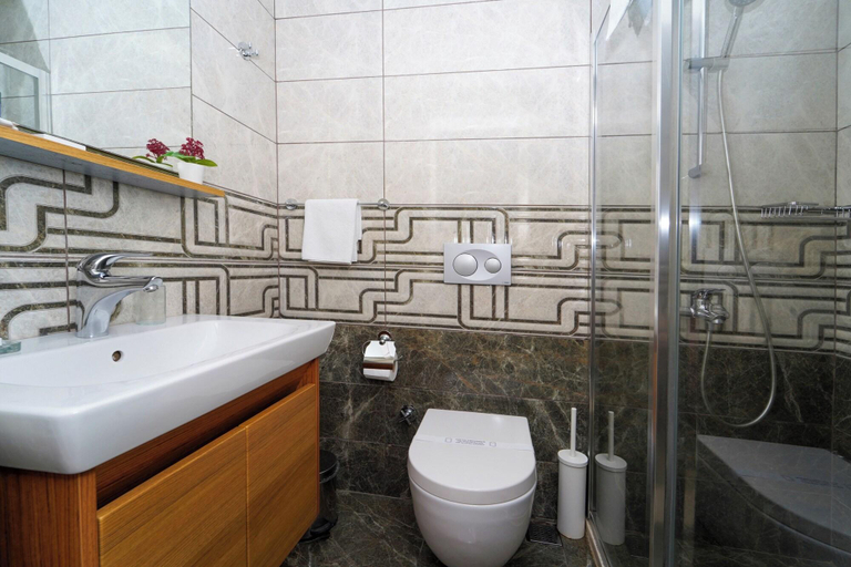 Bathroom 5, Sigacik Kalyon Otel, Seferihisar