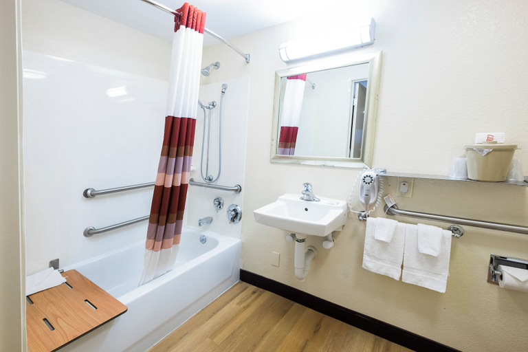 Bathroom 4, Red Roof Inn Fairmont, Marion