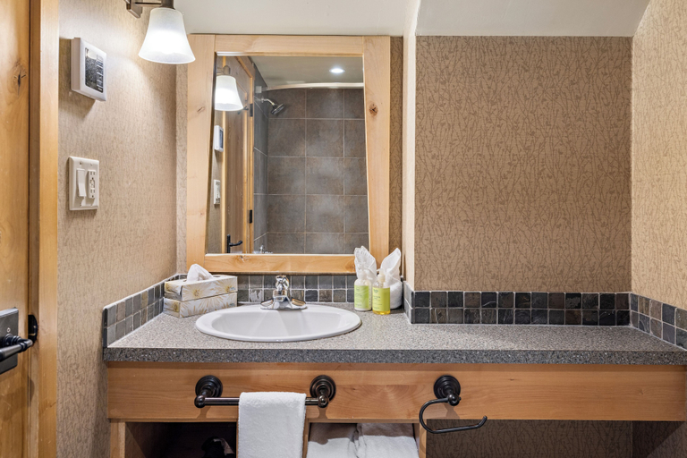 Bathroom 4, The Fox Hotel and Suites, Division No. 15