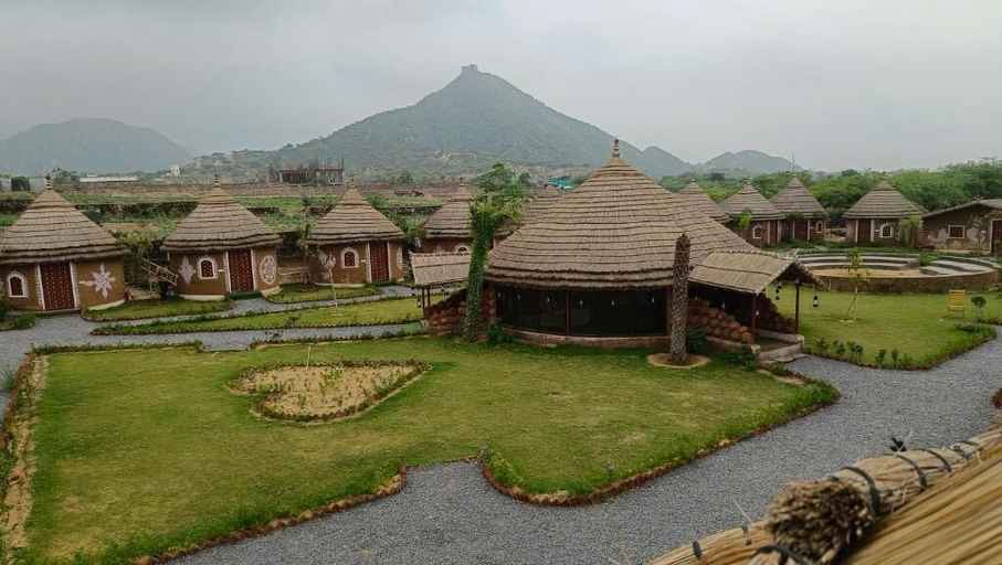 Property grounds 4, Laal Gaon, Ajmer