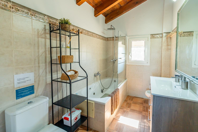 Bathroom 4, Cubo's Villa Las Palmeras Altas 17PAX, Málaga