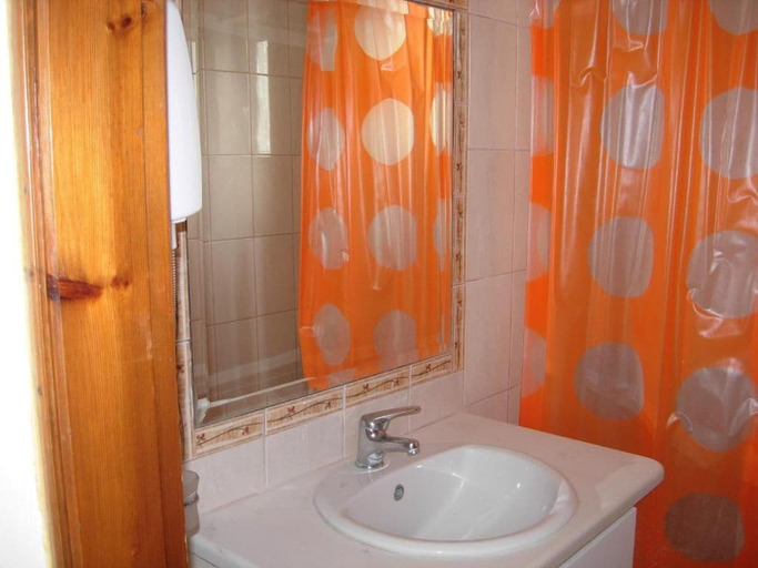 Bathroom 5, Philippos Studios, South Aegean