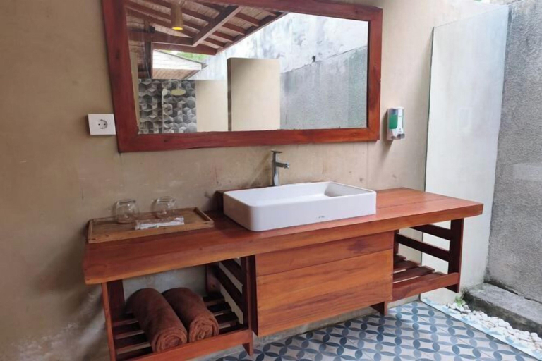 Bathroom 3, Maruti Beach Villas, Klungkung
