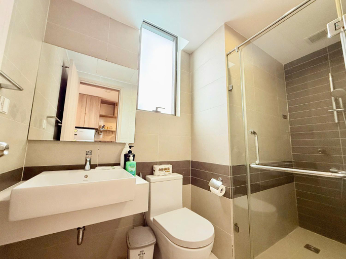 Bathroom 3, Service apartment, District 4