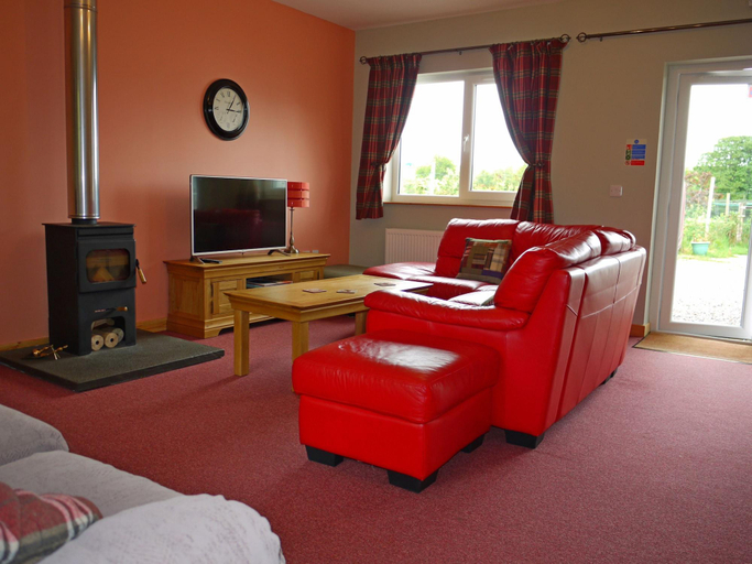 Public Area, Roe Deer Cottage, Highland