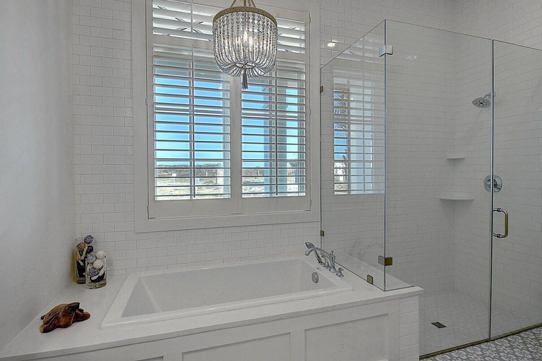 Bathroom 4, Summer Catch 401 Coa, Nueces