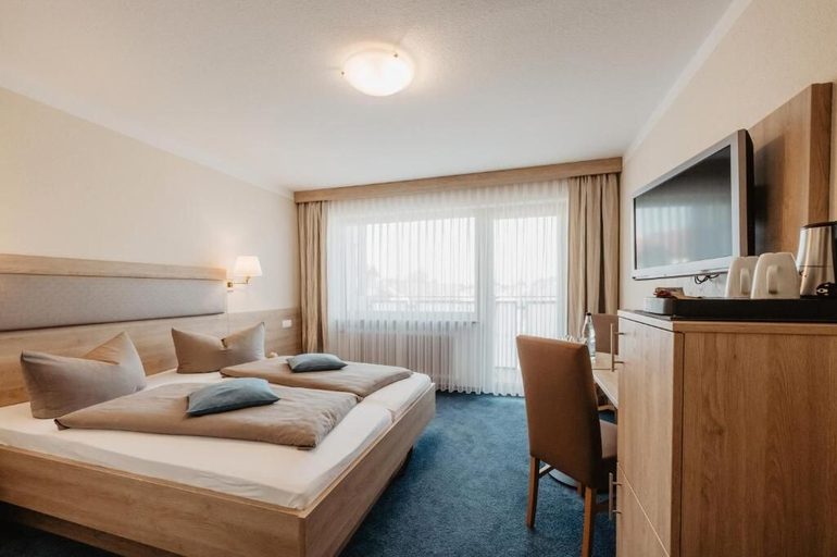Bedroom 5, Pension- Hotel Maximilian, Passau