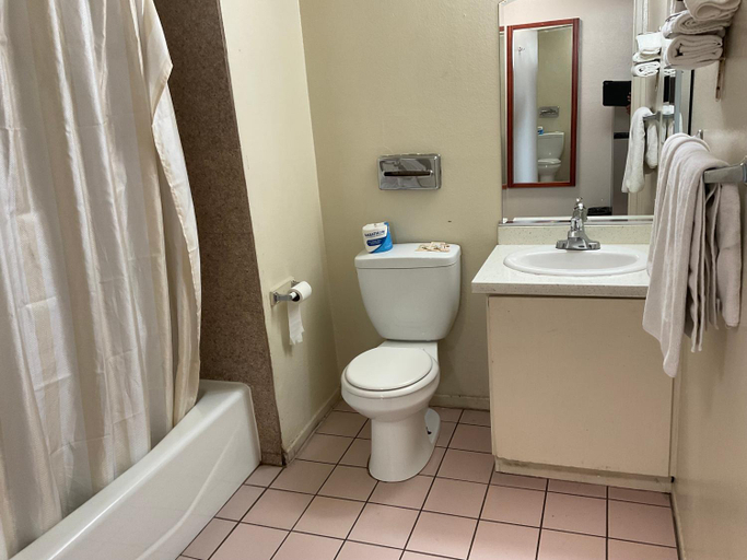 Bathroom 4, New Budget Inn, San Bernardino