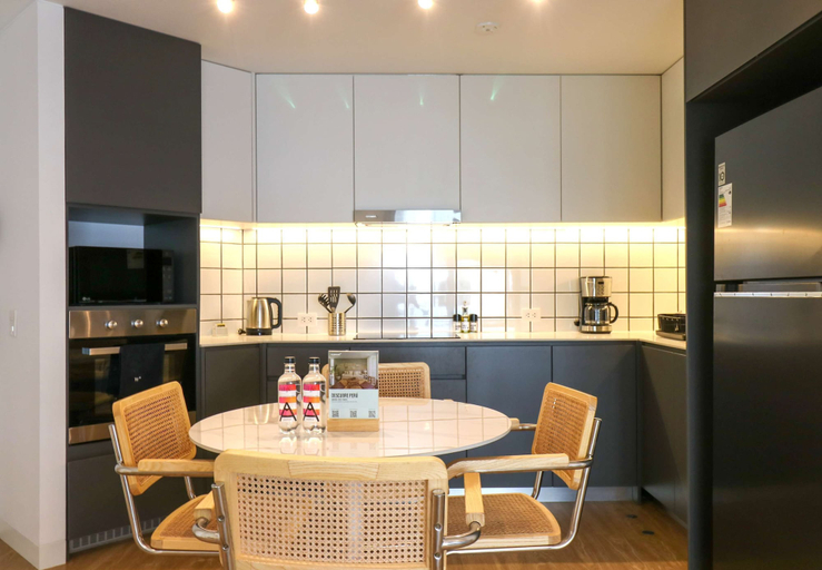 Room 2, w Amazing 2BR With Balcony in Prime Miraflores, Lima