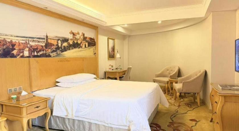 Bedroom 3, Guangna Hotel, Huizhou