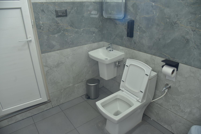 Bathroom 3, Moon Mist Resort, Chikmagalur