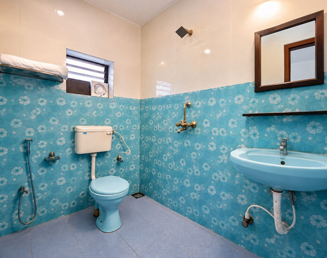 Bathroom 4, Hotel Salty Waves Baga, North Goa