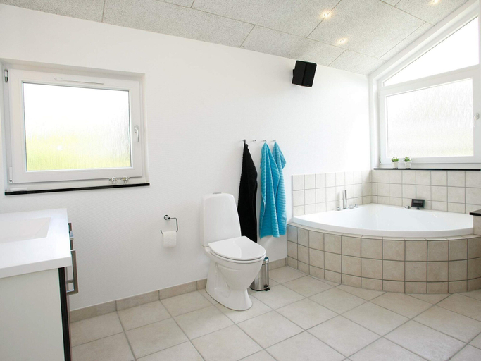 Bathroom 3, Spacious Family Retreat - By Traum Ferienwohnungen, Aalborg