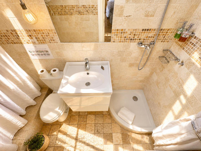 Bathroom 3, Ersextius, GGB2, Nice, Alpes-Maritimes