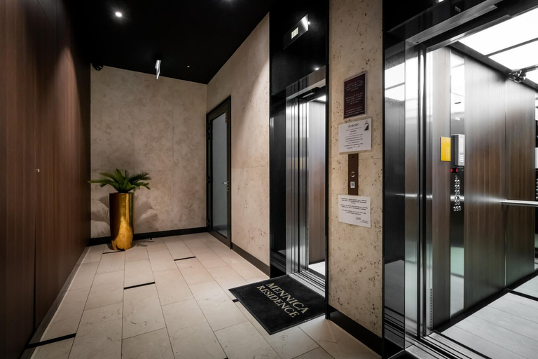 Shower 5, Warsaw Apartments, Warsaw