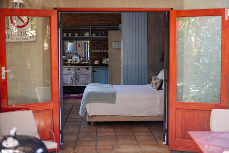 Bedroom, Ambiance Guesthouse, City of Tshwane
