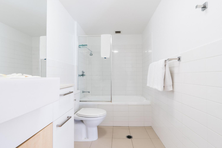 Bathroom 5, Gabba Central Apartments, Brisbane