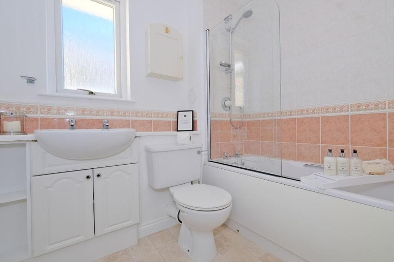 Bathroom 3, Orange Apartments Beechgrove, Aberdeen
