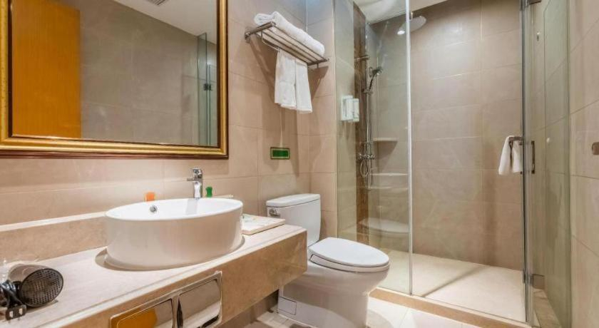 Bathroom 3, Vienna Hotel Shenyang Central Street, Shenyang