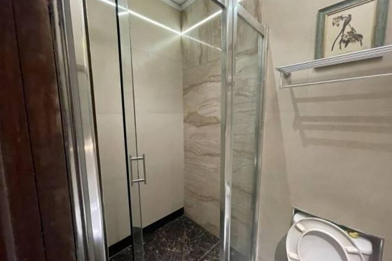 Bathroom 5, BAYLIS HOTEL AND SUITES, Kosofe