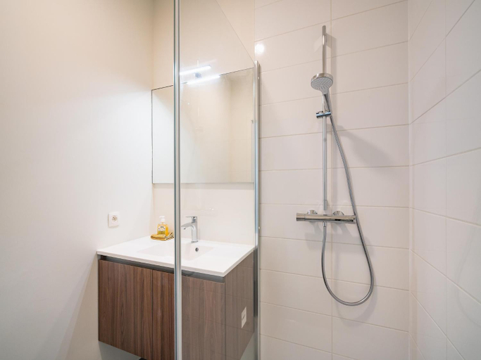 Bathroom 2, Antwerp Apartments, Antwerpen