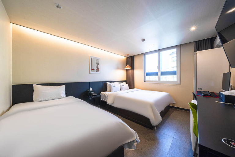 Bedroom 4, Jecheon View Hotel, Jecheon