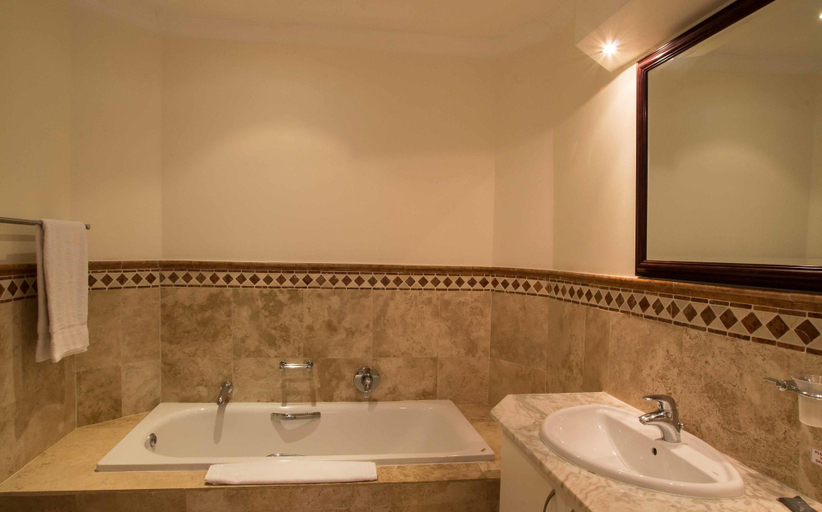 Bathroom 5, 302 Oyster Schelles, eThekwini