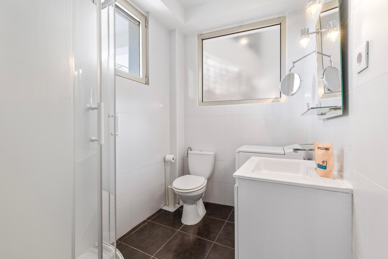 Bathroom, Welcoming Apartment With parking Croisette, Alpes-Maritimes