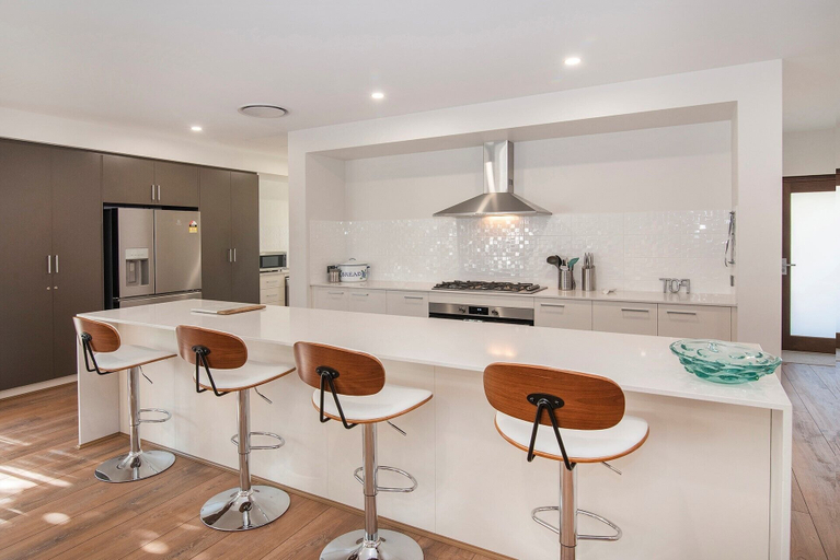 Others 5, The Milly, Busselton